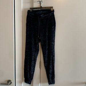 Lululemon Ready to Crush Jogger Navy Blue Size 6